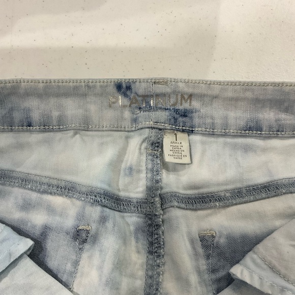 Chico's Platinum Acid Wash Jeans Stretch Skinny Ankle Women’s 8 (Chico’s Size 1) - Picture 3 of 11